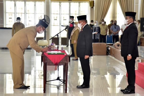 Lantik Tuahta Ramajaya Saragih Jadi Kasatpol PP Sumut Gubernur Edy Rahmayadi MintaTidak Takut Pada Siapapun